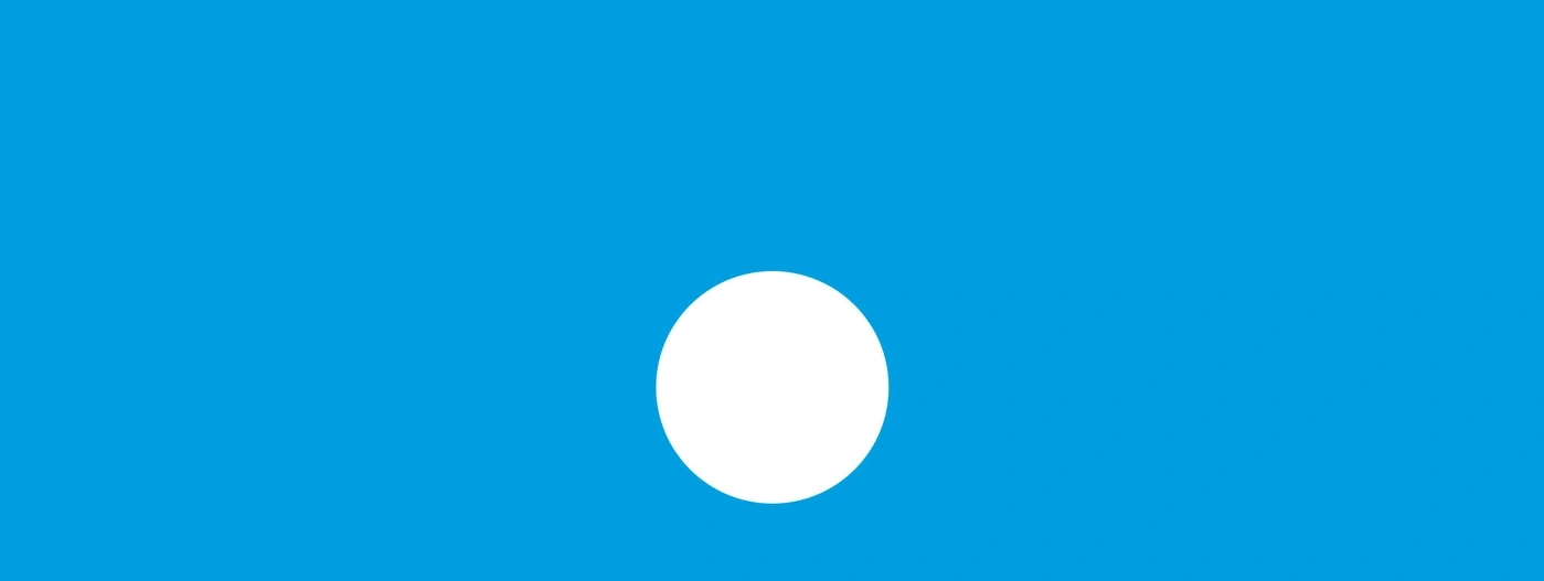 Blauer Hintergrund mit weißem Kreis in der Mitte. Einfaches Design.