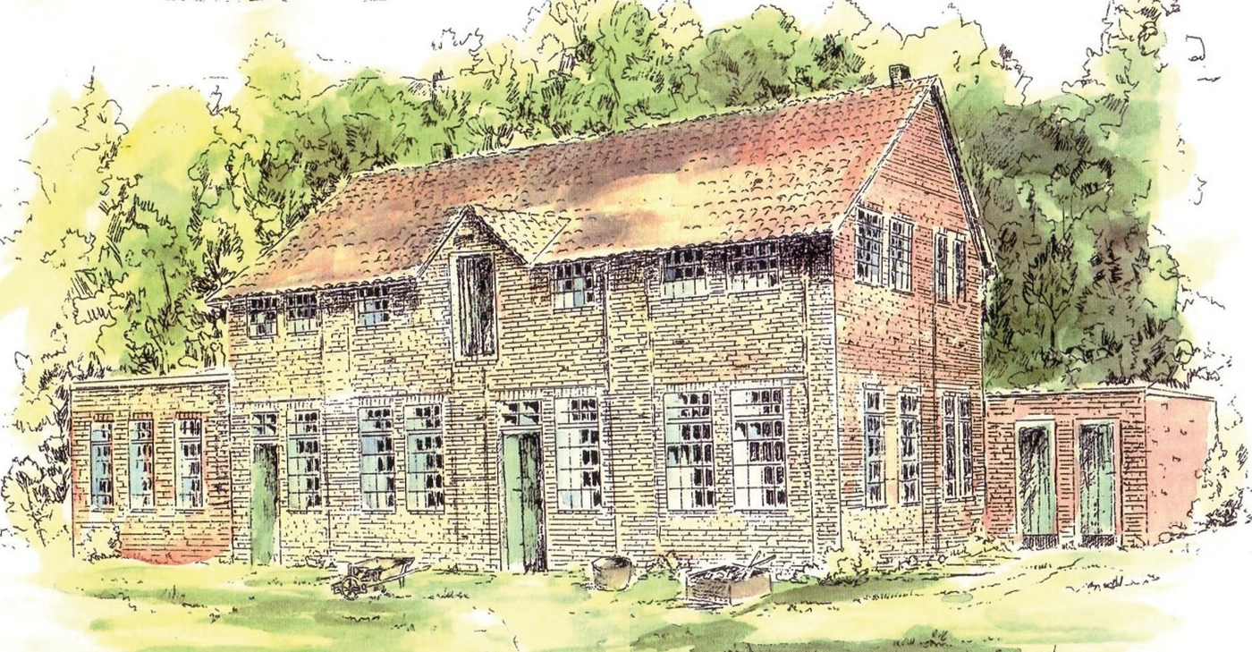Ein altes Backsteingebäude mit Bäumen und Gras. Ein Haus mit Fenstern und Türen.