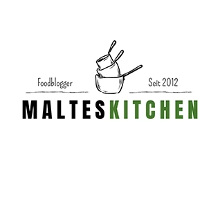 Logo von MaltesKitchen, mit Kochutensilien und Schriftzug 'MaltesKitchen' seit 2012